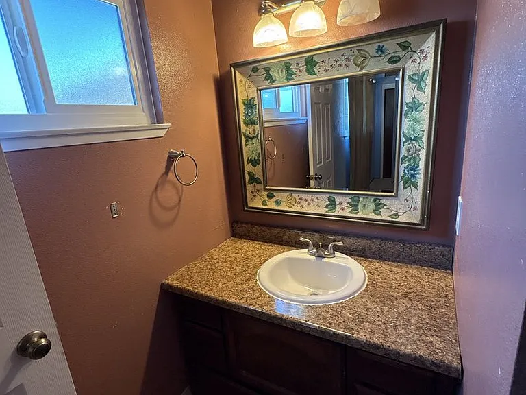 1737 W Buena Vista Ave — Photo 14