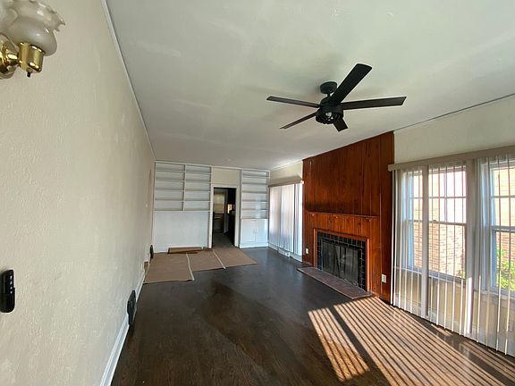2nd image of 440 Durbin St