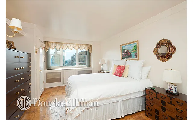 Sold by Douglas Elliman | media 13