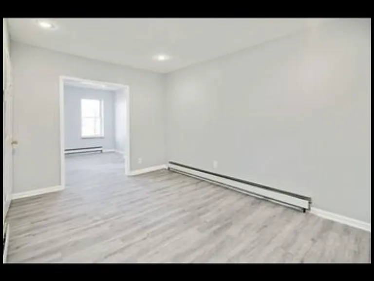 406 E Cambria St #1 — Photo 2