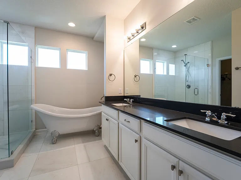 8100 Summerlake Groves St — Photo 13