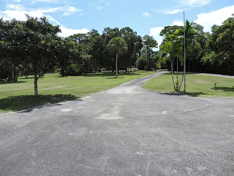 4529 Square Lake Dr — Photo 38
