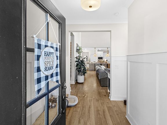 5th image of 213 Caroline Way