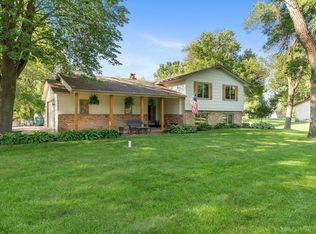 19720 Jackie Ln, Rogers, MN 55374