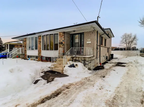 50 Hucknall Rd, Toronto, ON M3J 1V8