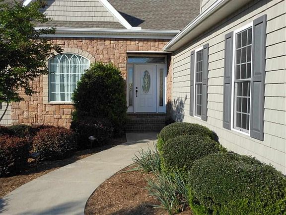 2nd image of 833 E Coosaw Ct
