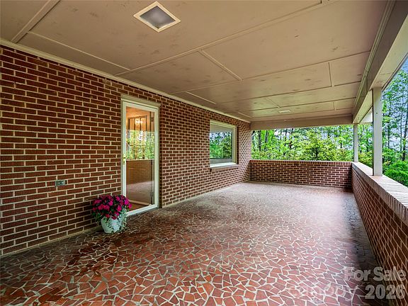 4th image of 200 Little Wings Mountain Rd