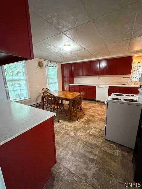 2 bed, 1.0 bath, 1856 sqft, $1,350 — Photo 4