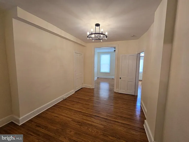 1317 N Walnut St — Photo 5