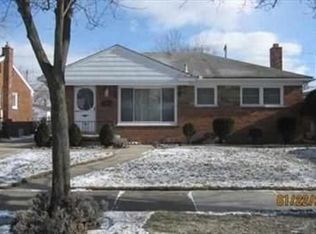 25534 Ronald St, Roseville, MI