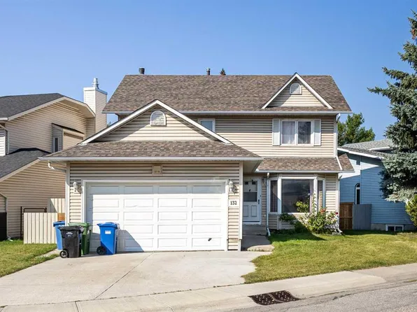 132 E Scenic Cove Cir NW, Calgary, AB T3L 1M9