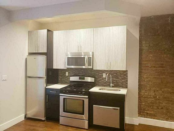 2nd image of 123 Woodbine St #1F
