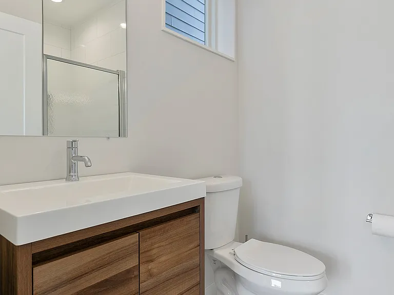 1310 W Clay St — Photo 23