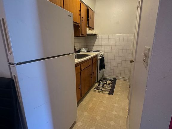 5th image of 1909 8th St APT 3