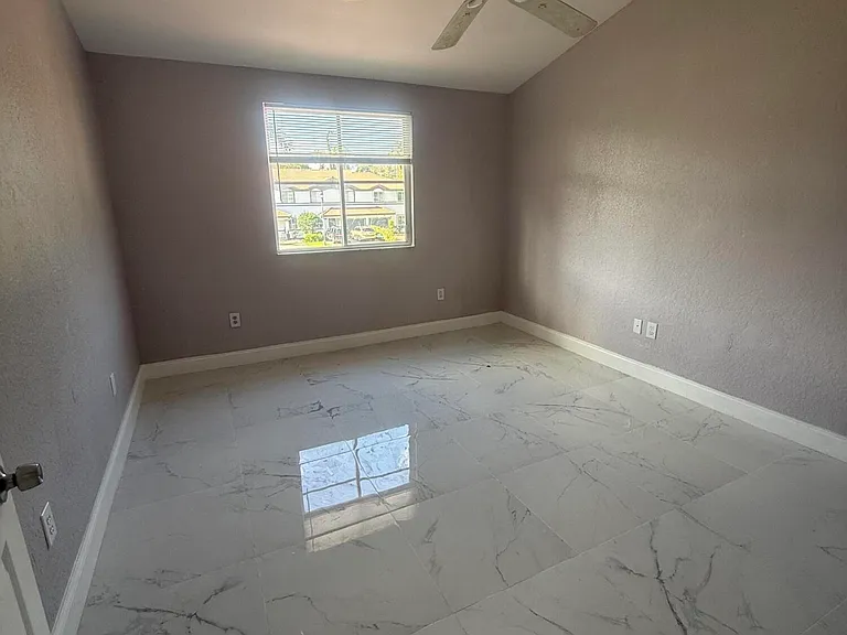 9831 NW 24th St — Photo 37