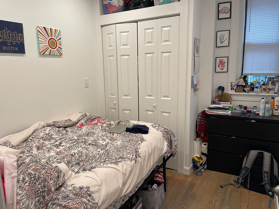 2nd image of 23 Peterborough St #2