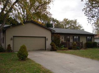 1561 Spruce Ave, Galesburg, IL 61401