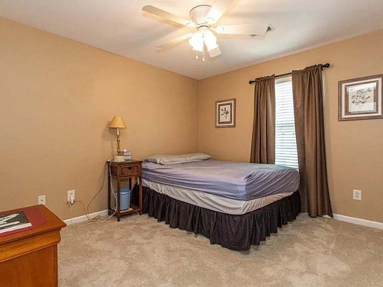 10714 Prince Albert Way — Photo 14