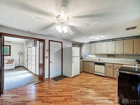 5th image of 7624 Blackshear Dr