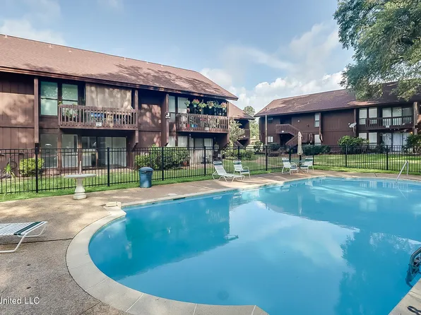 138 Molokai Vlg #J, Diamondhead, MS 39525
