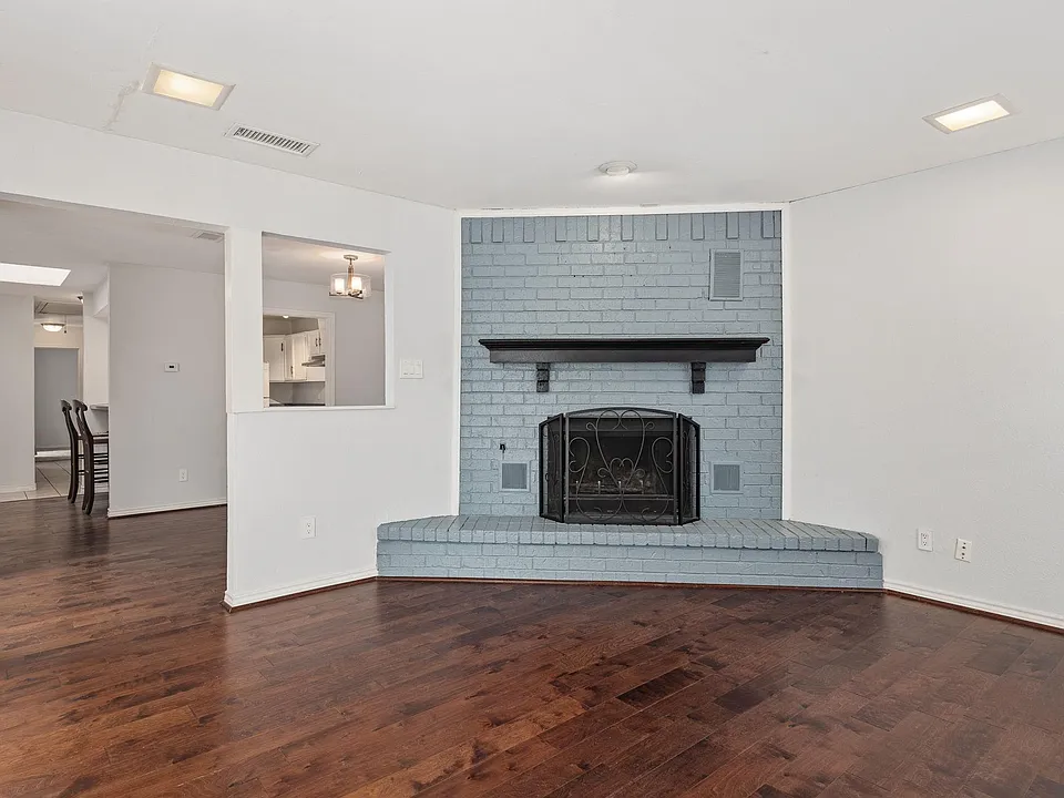 812 Saint Paul Ct