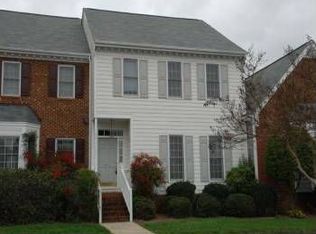 8453 Wycombe Ln, Raleigh, NC 27615