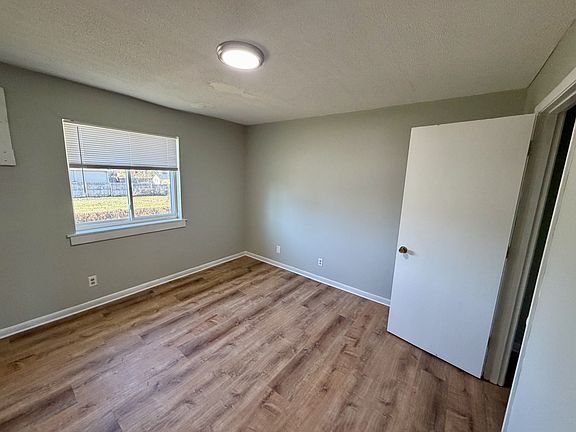 5th image of 1143 Clay Ave Unit 17