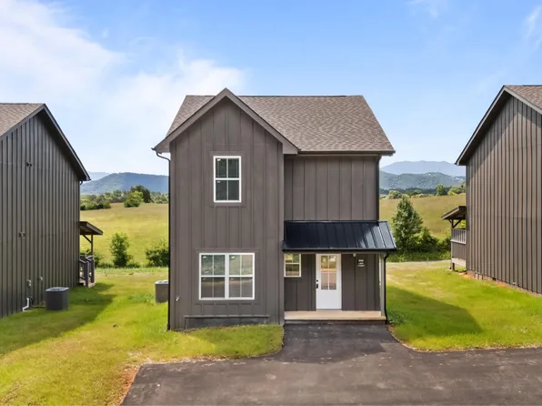 958 Lacy Ct, Sevierville, TN 37862