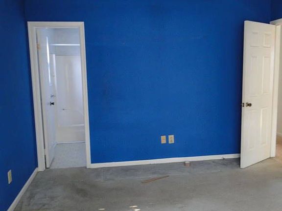 5th image of 4901 Fountain Hall Dr