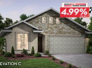 200 Water Grass Trl, Clute, TX 77531
