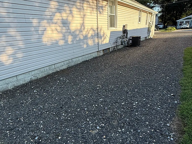 1129 Hessian Ave #A — Photo 12