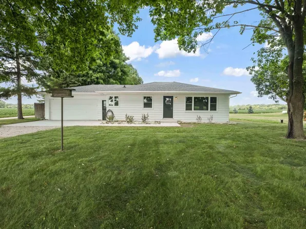 W196 County Road CW, Ixonia, WI 53036