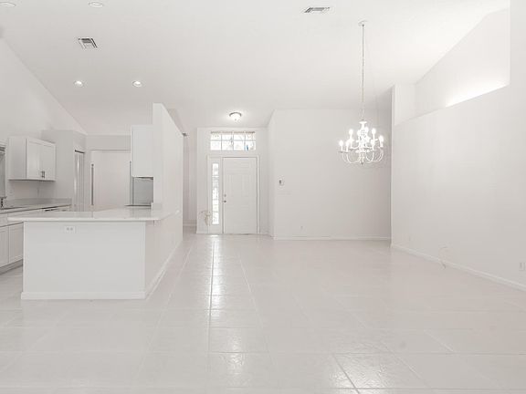 2nd image of 5373 Grande Palm Cir
