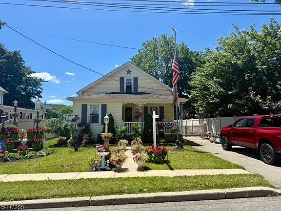 2nd image of 33 Poplar St