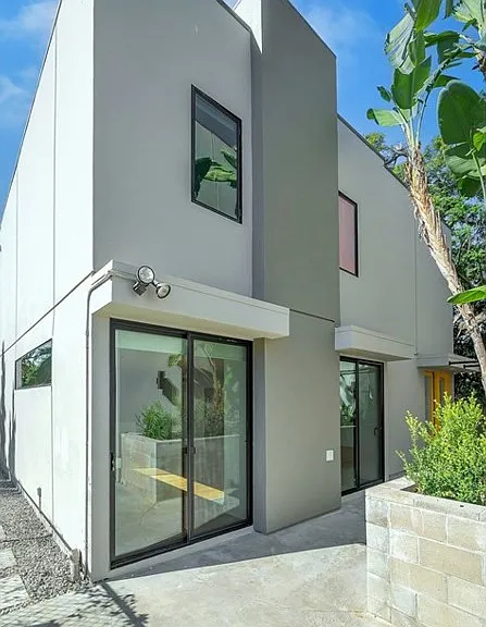 1531 Wellesley Ave — Photo 28