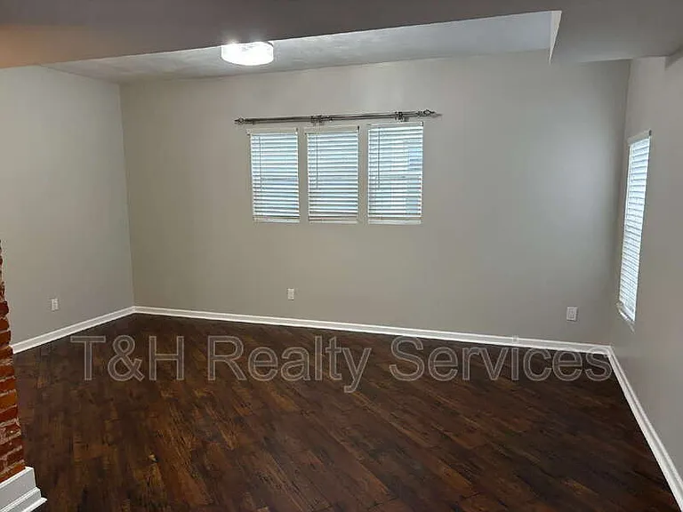 2246 Bellefontaine St — Photo 17