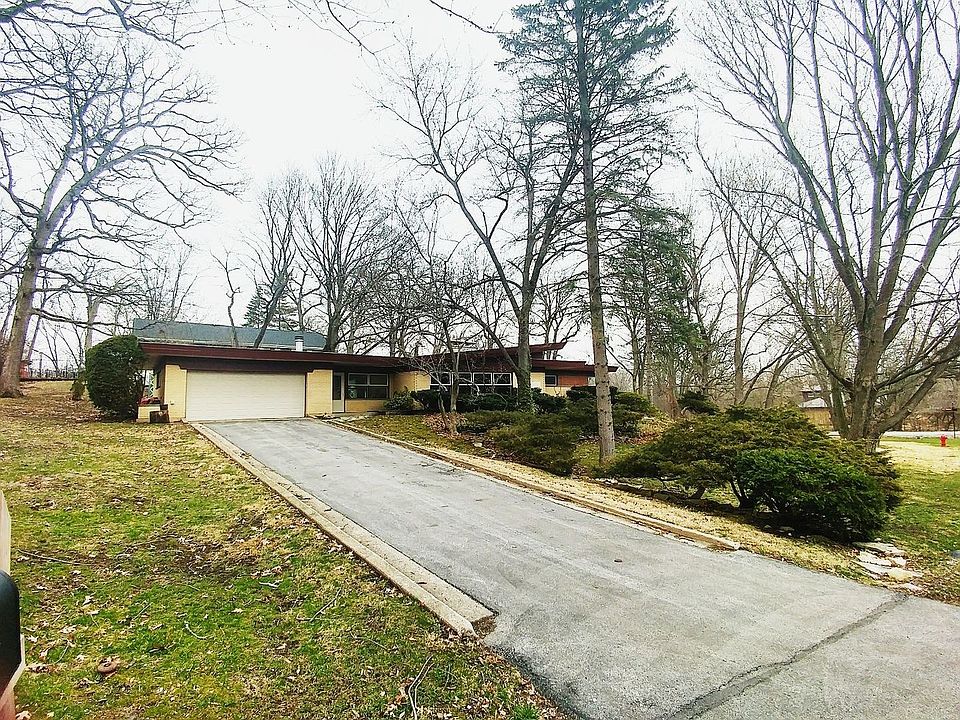 1st image of 34 N Woodland Trl