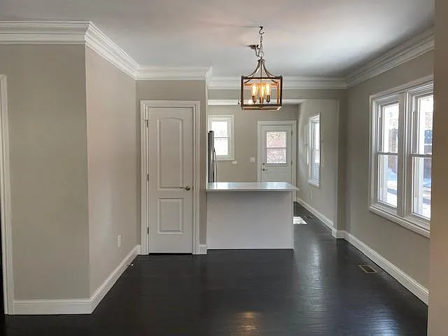 2 bed, 1.5 bath, 1333 sqft, $2,200 — Photo 4