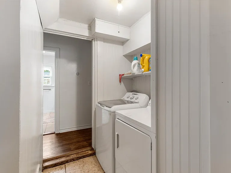 3508 W Biddison St — Photo 33