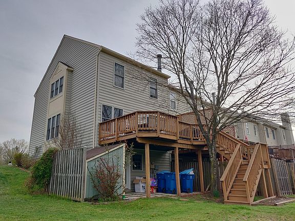 2nd image of 44003 Falmouth Ct