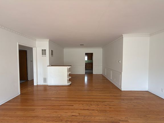 2nd image of 1042 S Sherbourne Dr APT 4