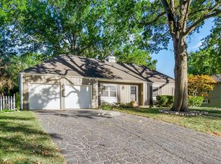 9619 Windsor St, Overland Park, KS 66206