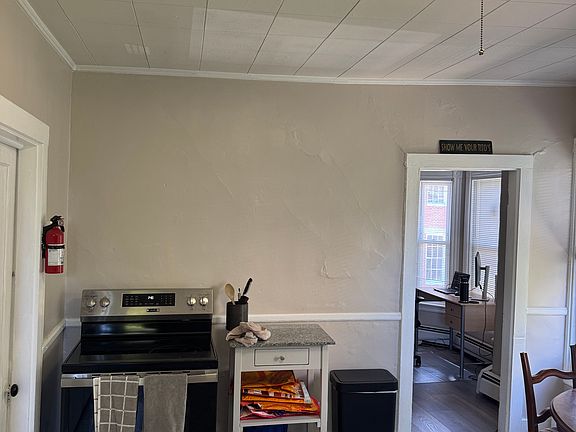 5th image of 10 Stetson Ct #2