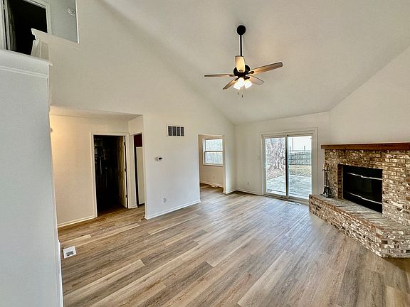 4th image of 142 Country Wood Dr