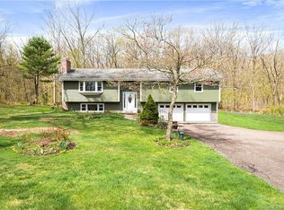 128 Lakeside Dr, Andover, CT 06232