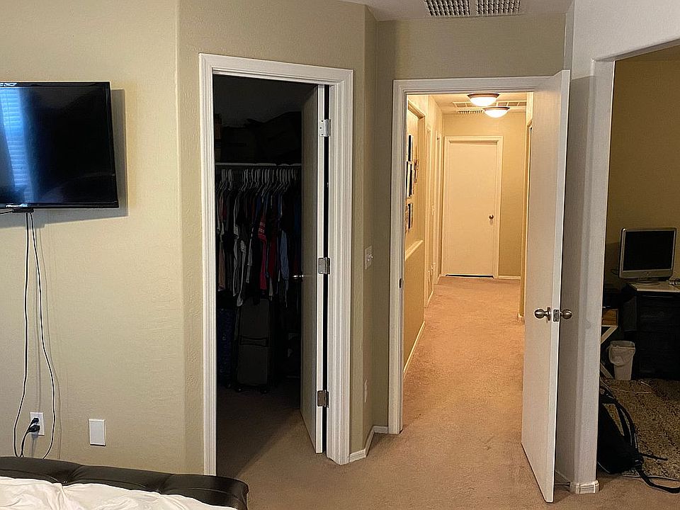 Master closet 