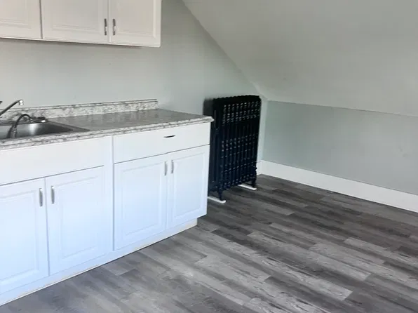 804 Main St APT 3, Pawtucket, RI 02860