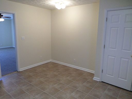 5th image of 100 Pinnacle Ct APT 204
