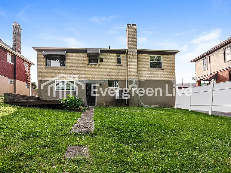 2669 Montana Ave — Photo 14