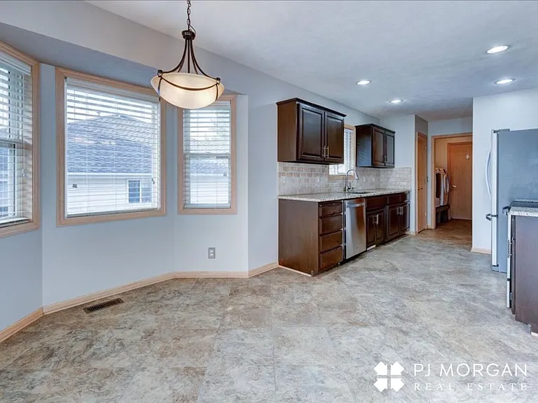 10027 S 171st St — Photo 14